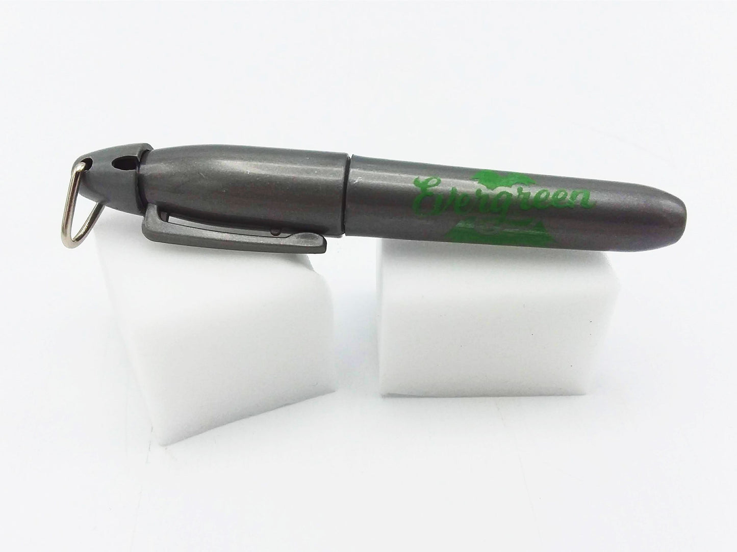 Evergreen marking set with closed marker and eraser